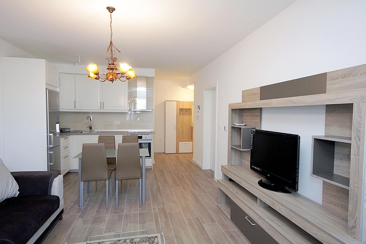 Apartment Melina Dobra Voda Eksteriør billede